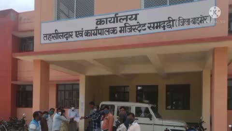 राजस्थान शिक्षक संघ ने अपनी 16 सूत्री मांगों को लेकर मुख्यमंत्री के नाम का ज्ञापन समदड़ी तहसीलदार को सौंपा