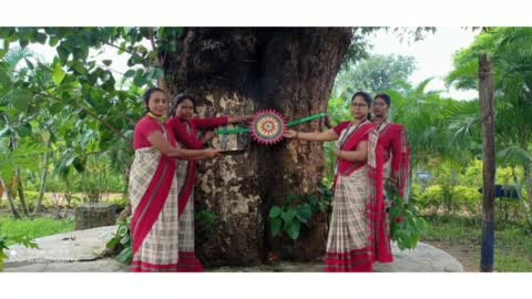 टीको गांव स्थित अविराम संस्थान में वृक्षों को रक्षा सूत्र बांधकर प्राकृतिक संरक्षण का संकल्प लिया गया।