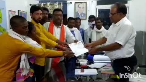 ग्राम पंचायत रजोटी के रोजगार सहायक द्वारा प्रधानमंत्री आवास के मनरेगा मजदूरी भुगतान का किया घोटाला ग्रामीणों ने जनपद सीईओ को दिया लिखित शिकायत