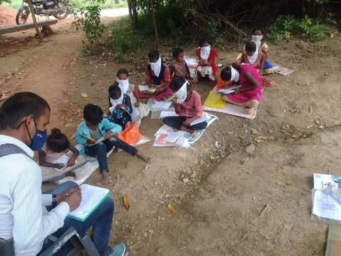 एजुकेट गर्ल संस्था सीधी के द्वारा किया गया है बालक बालिकाओं को शिक्षित करने का कार्य 