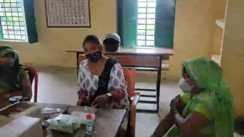 संत कबीर नगर:सामुदायिक स्वास्थ्य केंद्र हैसर बाजार के विभिन्न क्षेत्रों में 970 लोगों को हुआ टीकाकरण