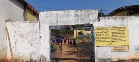 संबलपुर में शिक्षकों की अनुपस्थिति से पढ़ाई हो रही प्रभावित-गौरव चोपड़ा उप सरपंच