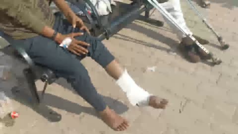मथुरा दिल्ली आगरा nh2 पर रोड पार करते वक्त अज्ञात गाड़ी सवार ने 25 वर्षीय युवक को मारी टक्कर