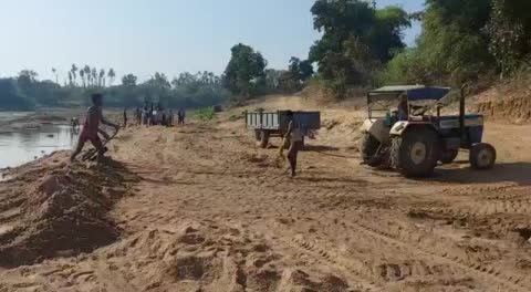 अनूपपुर रेत माफिया कर रहे नदियों का चीरहरण