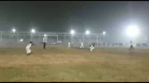 मथुरा में एंप्लाइज क्लब ने कराया नाइट क्रिकेट टूर्नामेंट का आयोजन