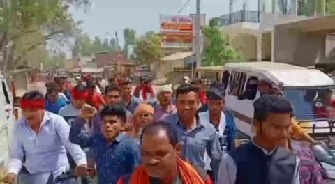 सुलतानपुर:जिले के इसौली विधानसभा क्षेत्र में भाजपा के जिला पंचायत सदस्य बद्रीनाथ यादव ने क्षेत्र का किया तूफानी दौरा