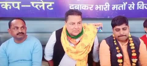 अभिनेता राजा बुंदेला ने मऊरानीपुर विधान सभा में आकर रश्मि आर्य के पार्टी कार्यालय पर की पत्रकार वार्ता 