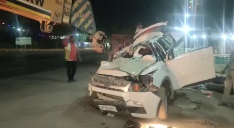 बस्ती जिले के कप्तानगंज में अनियंत्रित कार टकराई चार की हुई मौत 