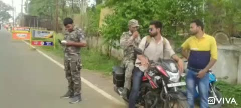 यातायात पुलिस ने गांडेय में वाहन चेकिंग अभियान चलाया