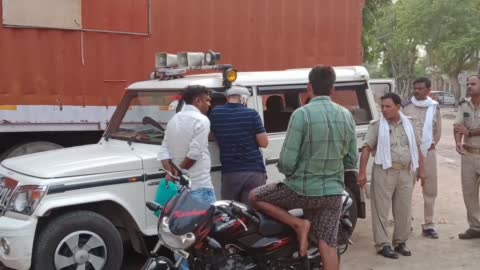 कन्नौज के इंदरगढ़ क्षेत्र में चल रहे पीना फिटनेस के स्कूल वाहनों पर आरटीओ अलका तिवारी के निर्देश पर एआरटीओ ने चलाया सघन चेकिंग अभियान तीन वाहनों को क