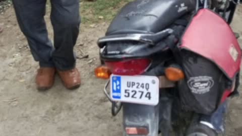 शाहजहांपुर के कलान थाना के मनदनपुर गांव के समीप रोडवेज बस की टक्कर से बाइक सवार एक शख्स की मौत पुलिस ने शव को पोस्टमार्टम के लिए भेजा  