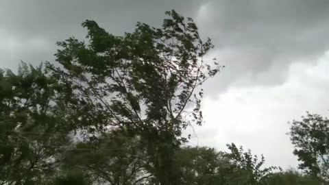 सिमरिया मौसम में देखा गया बदलाव आसमान में छाए बादल 