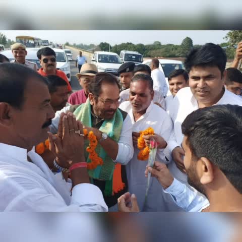 पूर्व केंद्रीय कैबिनेट मंत्री एवं वरिष्ठ भाजपा नेता मुख्तार अब्बास नकवी रामपुर पहुंचे। रामपुर के कोसी पुल पर भाजपा कार्यकर्ताओं ने फूलो से स्वागत किया