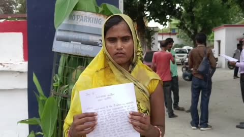 बी सी सखी की महिला के साथ में मारपीट व रुपए छीनने का मामला आया सामने महिला ने कोतवाली पहुंचकर दिया शिकायती पत्र