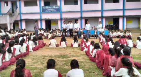 राजकीय मध्य विद्यालय गाल्होवार स्कूल के छात्र छात्राओं के साथ मनाया 27वां जन्मदिन विष्णुगढ़ पूर्वी जिला परिषद् सदस्य सरजू पटेल 