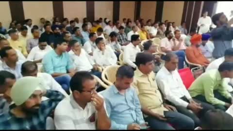 रायसिंहनगर शिक्षक सम्मेलन का आयोजन जाट धर्मशाला में आयोजित किया गया पूर्व विधायक सोना देवी बावरी मुख्य अतिथि