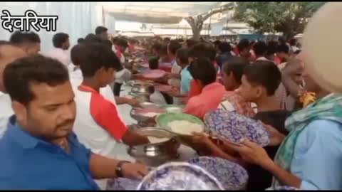 तरकुलवा में सपा संरक्षक मुलायम सिंह यादव की श्रद्धांजलि सभा में 10000 लोगों ने किया एक साथ भोज