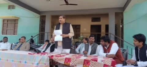 सिद्धार्थनगर नगर निकाय चुनाव को लेकर डुमरियागंज में BSP नेता इरफान मलिक की अगुवाई में सभी संभावित प्रत्याशियों ने की बैठक ।
